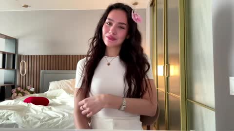 Aisha online show from 04-12-26, 06:18