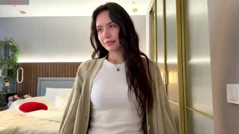 Snapshot of aisha_eilish chatting on 04-19-26, 05:29 Aisha online show from 04-19-26, 05:29