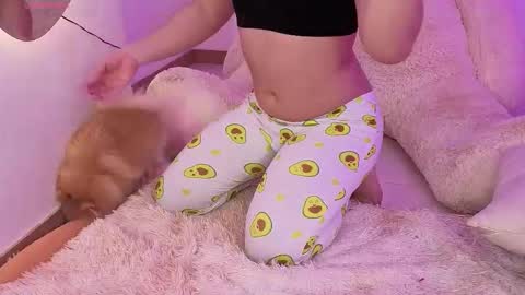 Ash             INDEPENDET MODEL  online show from 12-19-25, 03:13