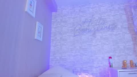 Snapshot of aisha_h chatting on 02-18-25, 12:04 Aisha online show from 02-18-25, 12:04