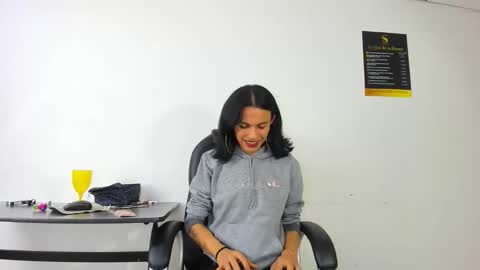 Aisha online show from 11-15-25, 04:54