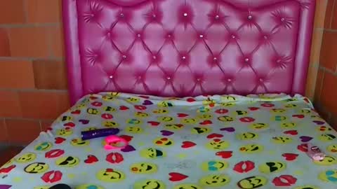 Snapshot of aisha_koswell3 chatting on 10-10-25, 01:04 aisha koswell3 online show from 10-10-25, 01:04