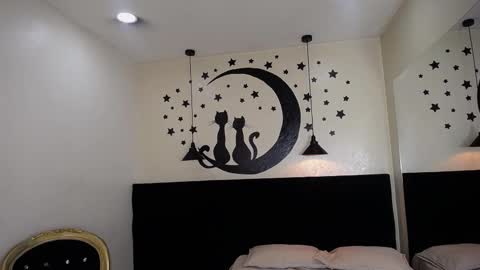 Aisha Noir online show from 10-29-25, 12:18