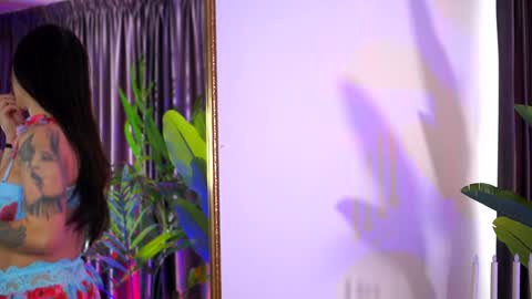 Lora online show from 12-29-24, 09:17