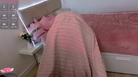 Snapshot of aishaaysitt chatting on 09-19-25, 07:10 Aisha online show from 09-19-25, 07:10