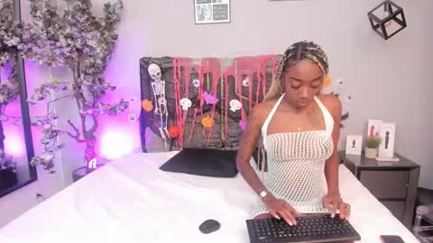 Snapshot of aishalehmann chatting on 10-15-25, 11:32 aishalehmann online show from 10-15-25, 11:32