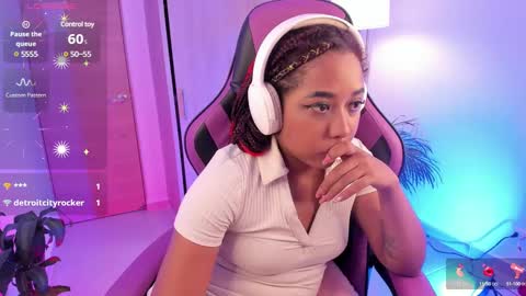 Snapshot of aisharose_ chatting on 02-20-25, 05:23 Aisha online show from 02-20-25, 05:23