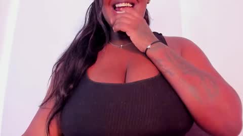 aishazaa online show from 11-11-25, 03:23