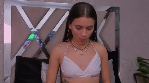 little aitana  online show from 01-20-25, 12:39