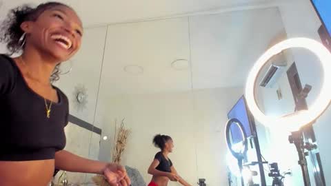 Aitana  online show from 12-19-25, 07:32