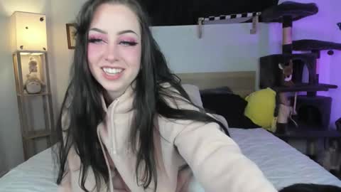 Aivie Pink online show from 11-16-25, 07:14