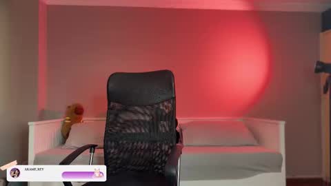             online show from 10-28-25, 08:11