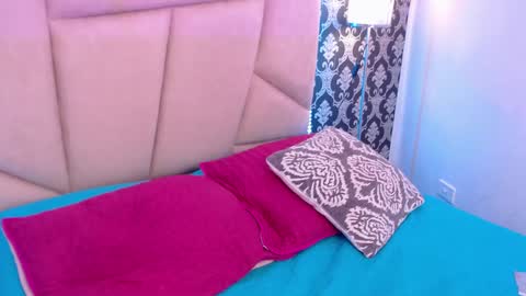 Snapshot of akane_uwu chatting on 01-07-25, 03:23 A K A N E U W U online show from 01-07-25, 03:23