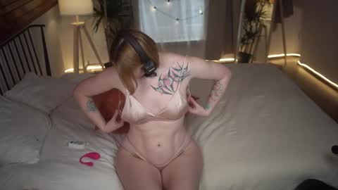 Akaneiro online show from 02-18-25, 01:55