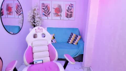 Snapshot of akaza_hakuji_ chatting on 02-03-25, 06:39 Azaka online show from 02-03-25, 06:39