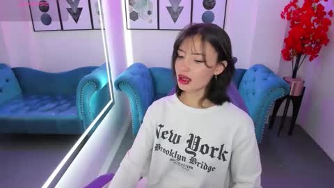 Snapshot of akaza_hakuji_ chatting on 10-06-25, 12:35 Azaka online show from 10-06-25, 12:35