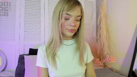 Snapshot of akemi__ chatting on 06-11-26, 03:43 Abby Angel online show from 06-11-26, 03:43