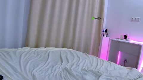 Snapshot of akerya chatting on 06-08-26, 01:09 Hi Im Oli online show from 06-08-26, 01:09