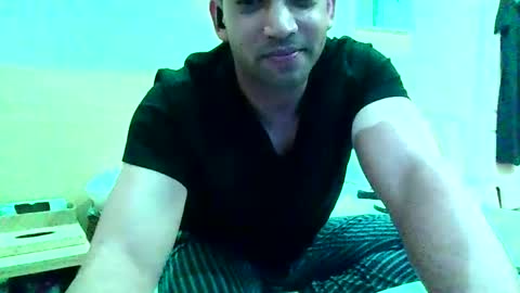 Snapshot of akescpt81 chatting on 11-01-25, 08:33 CptHoodlum online show from 11-01-25, 08:33