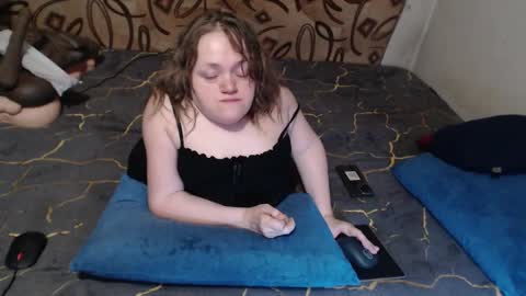 Snapshot of akindmodel chatting on 02-18-25, 08:14 Natalie online show from 02-18-25, 08:14