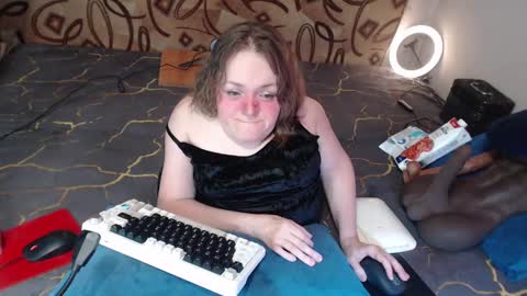 Snapshot of akindmodel chatting on 03-09-25, 05:33 Natalie online show from 03-09-25, 05:33