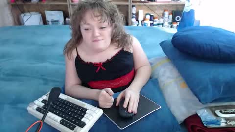 Snapshot of akindmodel chatting on 09-20-25, 03:51 Natalie online show from 09-20-25, 03:51