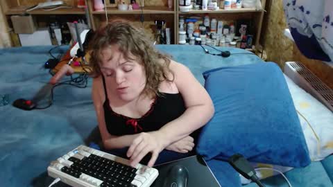 Snapshot of akindmodel chatting on 09-30-25, 03:50 Natalie online show from 09-30-25, 03:50