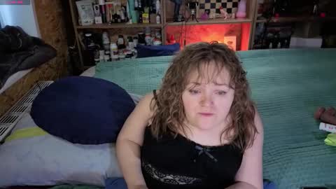 Snapshot of akindmodel chatting on 11-16-25, 03:01 Natalie online show from 11-16-25, 03:01