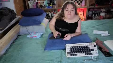 Snapshot of akindmodel chatting on 11-30-25, 10:30 Natalie online show from 11-30-25, 10:30