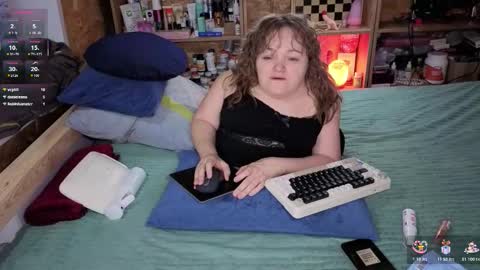 Snapshot of akindmodel chatting on 12-04-25, 01:53 Natalie online show from 12-04-25, 01:53