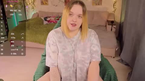 Aki online show from 10-04-25, 12:14