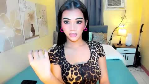 Snapshot of akira_heleana_nastyxx chatting on 09-15-25, 12:32 AYESHA CUTE NOT INTO CHEAP online show from 09-15-25, 12:32
