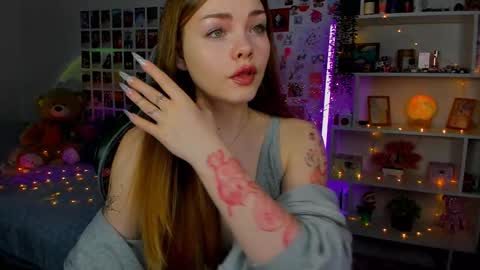 Snapshot of akirakatsu chatting on 10-18-25, 11:33 Akira online show from 10-18-25, 11:33