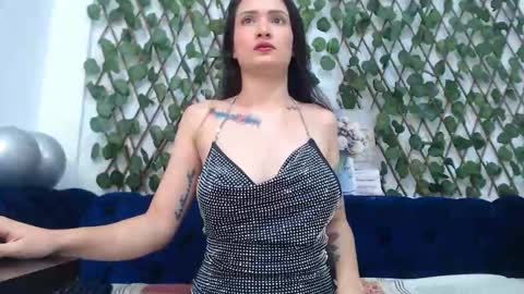 Snapshot of akiralovee chatting on 12-31-24, 11:53 Kira online show from 12-31-24, 11:53