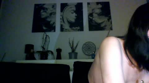 Snapshot of akiramihaela chatting on 04-04-26, 04:37 MIHAELA online show from 04-04-26, 04:37
