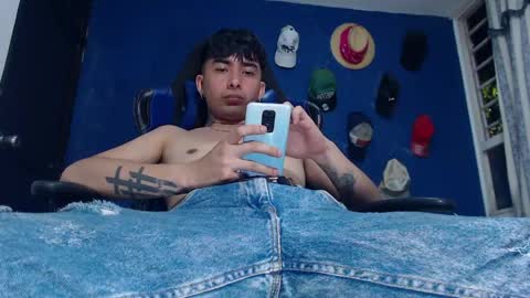 Snapshot of al3xxx_p chatting on 05-14-26, 03:57 Alex online show from 05-14-26, 03:57