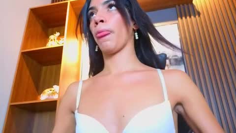 Snapshot of alahia__rodriguez chatting on 05-02-26, 07:41 Alahia Rodriguez online show from 05-02-26, 07:41