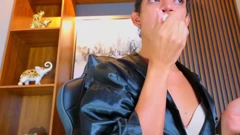 Snapshot of alahia__rodriguez chatting on 05-15-26, 03:52 Alahia Rodriguez online show from 05-15-26, 03:52