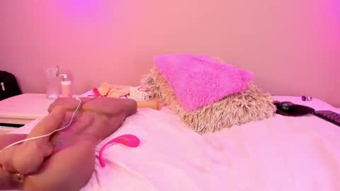 Snapshot of alahia_betancur chatting on 01-15-25, 06:29 Alahia  online show from 01-15-25, 06:29