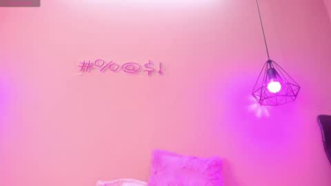 Snapshot of alahia_betancur chatting on 02-03-25, 03:06 Alahia  online show from 02-03-25, 03:06