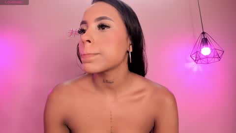 Snapshot of alahia_betancur chatting on 02-07-25, 06:02 Alahia  online show from 02-07-25, 06:02