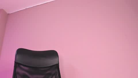 Snapshot of alahia_betancur chatting on 02-26-25, 04:35 Alahia  online show from 02-26-25, 04:35