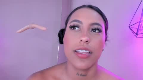 Snapshot of alahia_betancur chatting on 03-07-25, 05:49 Alahia  online show from 03-07-25, 05:49