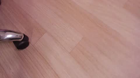 Snapshot of alahia_betancur chatting on 10-24-25, 04:03 Alahia  online show from 10-24-25, 04:03