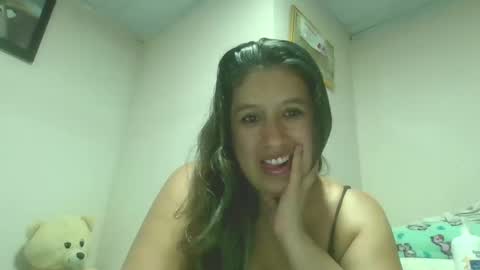 Snapshot of alahia_fox chatting on 01-06-25, 08:35 alahia online show from 01-06-25, 08:35