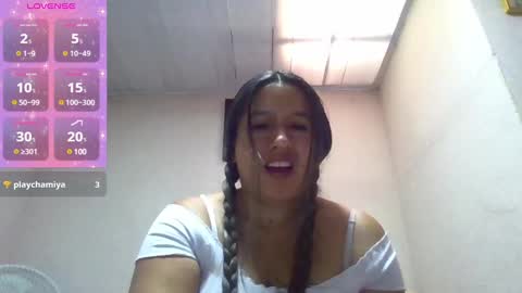 Snapshot of alahia_fox chatting on 01-17-25, 08:33 alahia online show from 01-17-25, 08:33