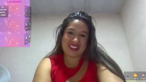 Snapshot of alahia_fox chatting on 01-19-25, 12:17 alahia online show from 01-19-25, 12:17