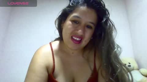Snapshot of alahia_fox chatting on 02-28-25, 08:07 alahia online show from 02-28-25, 08:07