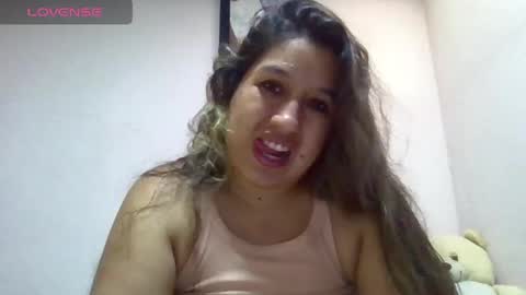Snapshot of alahia_fox chatting on 03-01-25, 02:55 alahia online show from 03-01-25, 02:55