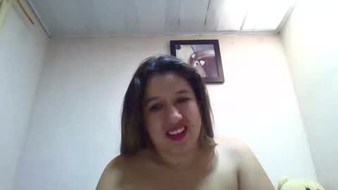 Snapshot of alahia_fox chatting on 03-09-25, 05:06 alahia online show from 03-09-25, 05:06